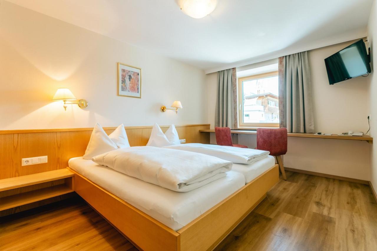 Hotel Huberhof Innsbruck Ngoại thất bức ảnh