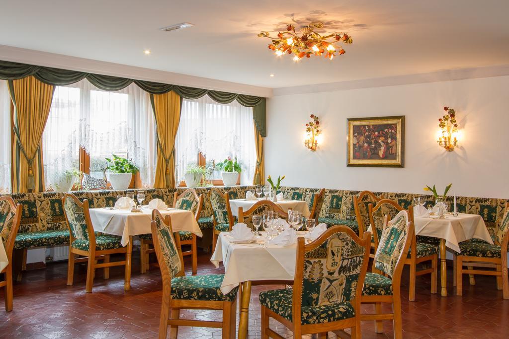 Hotel Huberhof Innsbruck Ngoại thất bức ảnh