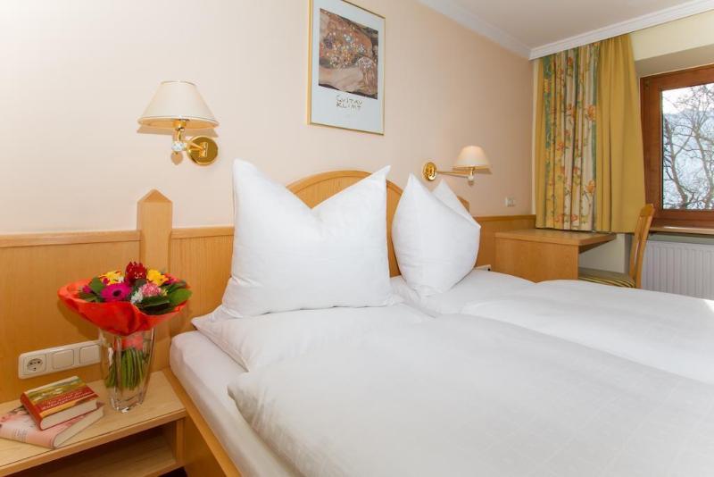 Hotel Huberhof Innsbruck Ngoại thất bức ảnh