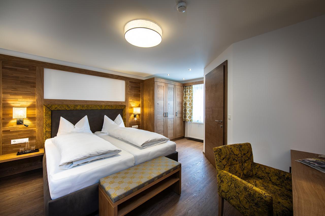 Hotel Huberhof Innsbruck Ngoại thất bức ảnh